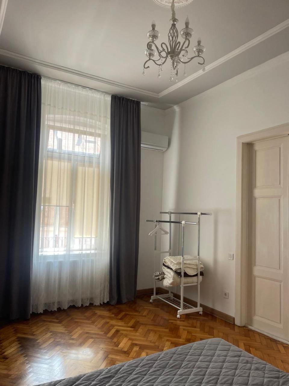 Newtone Apartment Chernivtsi Exterior photo