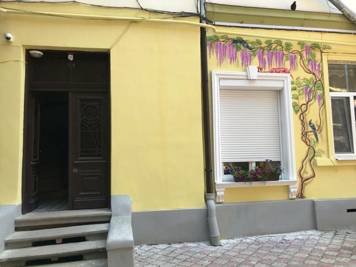 Newtone Apartment Chernivtsi Exterior photo